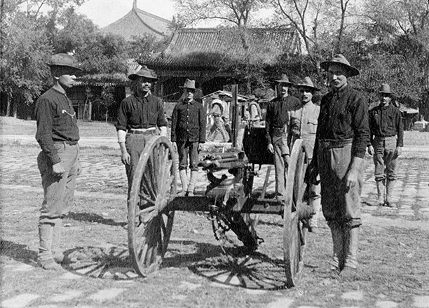 Soldiers with Gatling gun