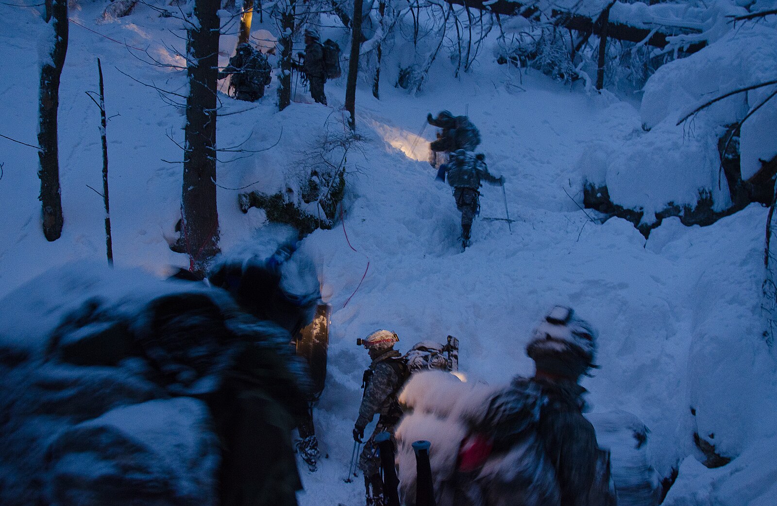 US Soldiers and Slovenian troops mountain training