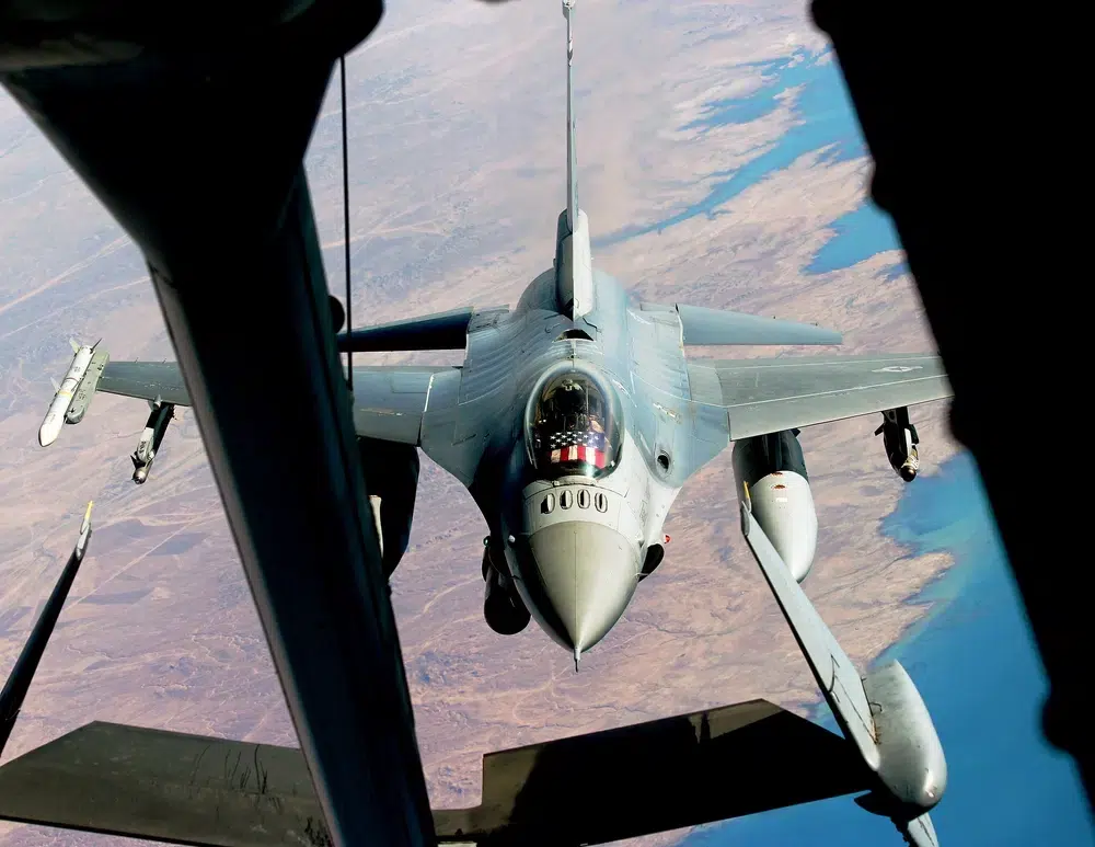 F-16 aerial refueling